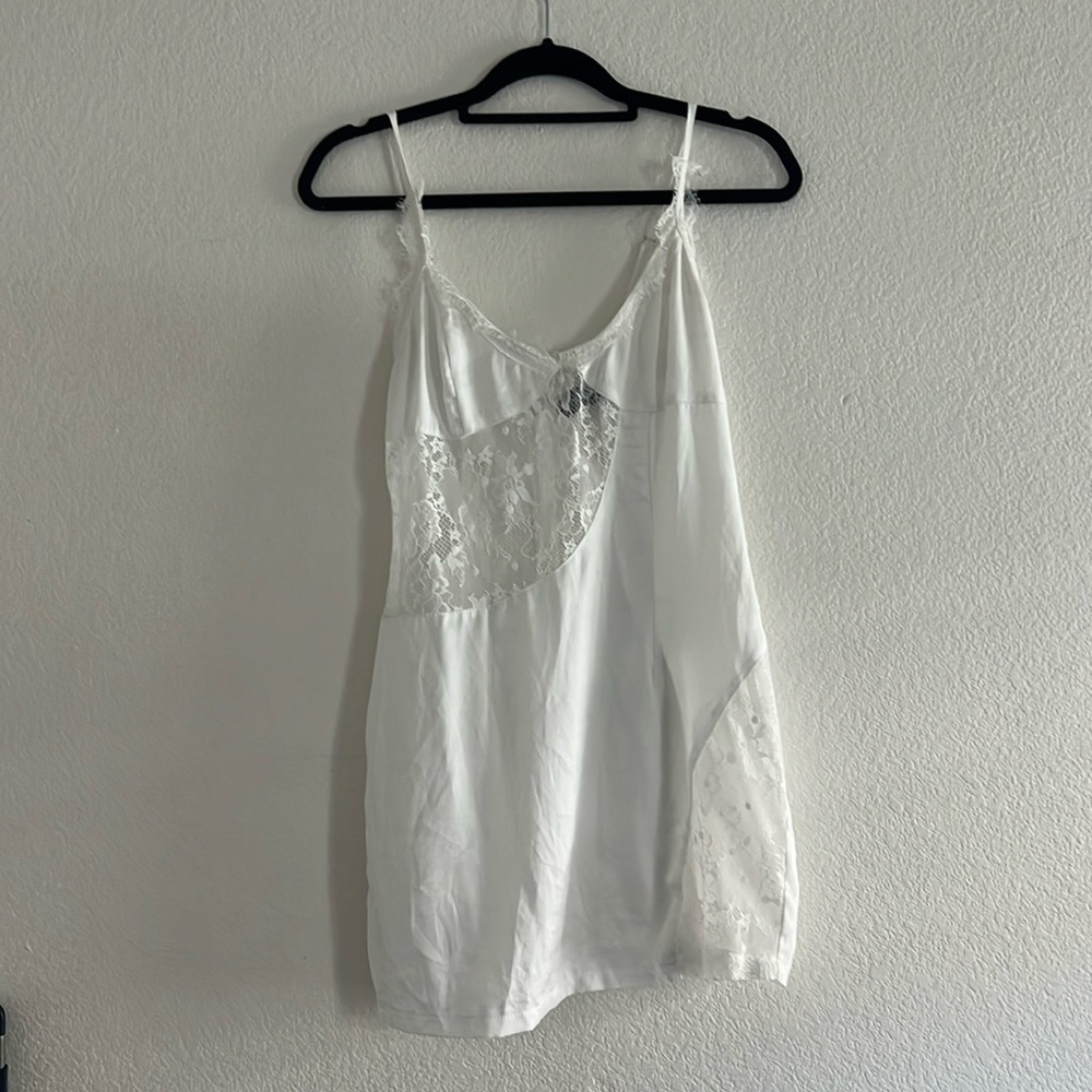 White lace dress